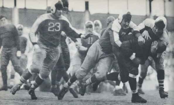 Bronko Nagurski carries against the Giants in the 1934 NFL Title Game
