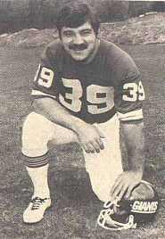 After a brief stay in the World Football league Larry Csonka joined the New York Giants in 1976 and spent 3 seasons there. 
