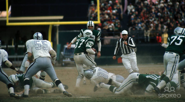 He was drafted in the 16th round by the New York Jets in 1969 after staring on the legendary teams of Morgan State on the late 1960s. Played 4 seasons with the Jets. His best year was in 1970 when he rushed for 402 yards and 5 touchdowns. His top game that year came against the Minnesota Vikings when he ran for 117 yards and a touchdown. That was the game he set a Jets record with 32 carries on the day. 