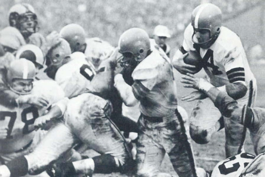 Otto Graham Scores against the Rams in the 1955 NFL Championship
