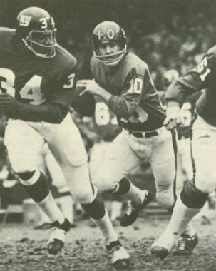 Fran Tarkenton and Junior Coffey of the New York Giants