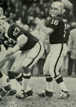 Raider George Blanda gets sets to pass while Hall of fame offensive guard gene Upshaw provides blocking.