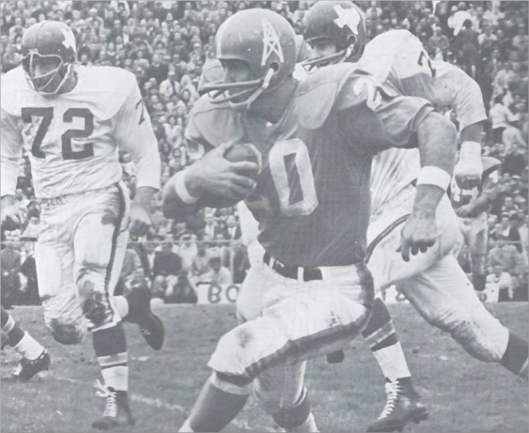 Billy Cannon Carries against the Dallas Texans in the 1962 AFL Championship