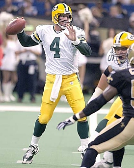Brett Favre in passing pocket