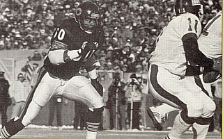 Hall of Fame Chicago Bear Linebacker Mike Singletary