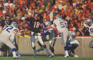 Bears QB Mike Tomczak gets off a pass against Brian Bosworth and the Seahawk defense