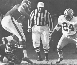 Chicago Bears runner Gale Sayers and Packers Defender Willie Wood