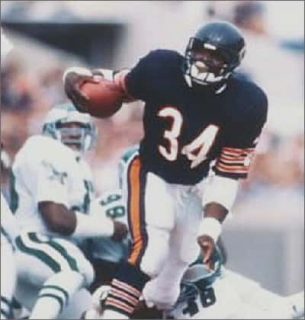Walter Payton carries against Eagles