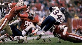 Walter Payton of the Chicago Bears against the 49ers