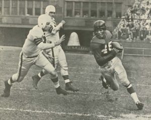 Emlen Tunnell returns against the Cleveland Browns