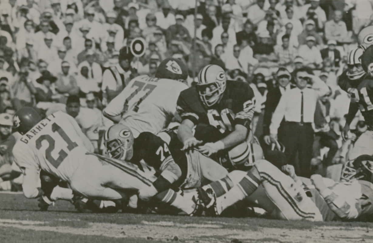 Henry Jordan stops Mike Garett, Super Bowl I
