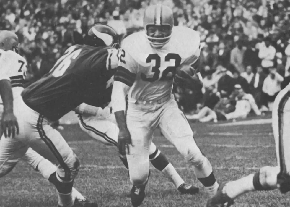 Jim Brown carries against the Minnesota Vikings in 1964