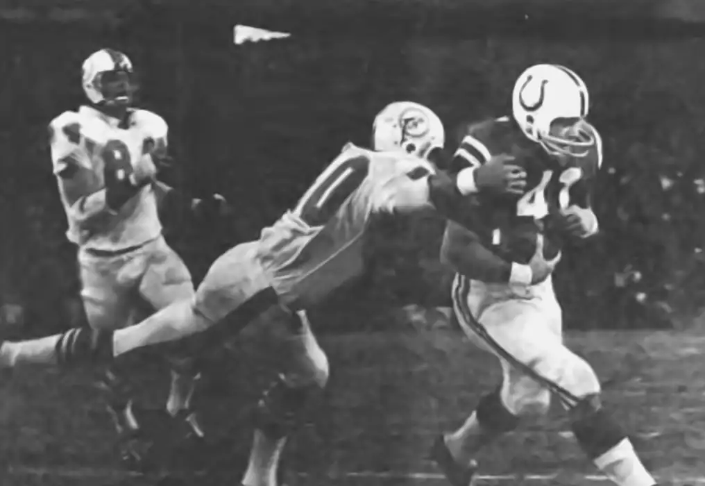 Tom Matte vs Jake Scott of the Dolphins