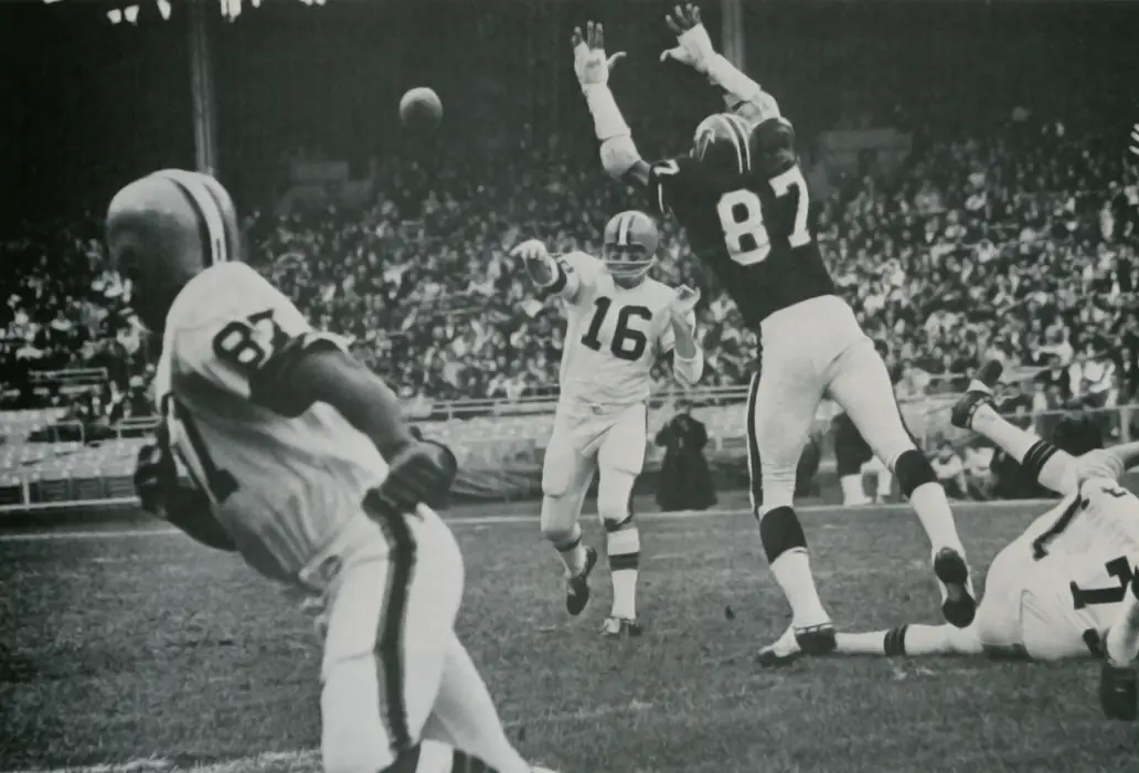 Bill Nelson and Eppie Barney of the Browns & Claude Humphrey, Falcons - 1968 NFL