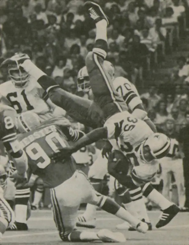 George Webster upends Calvin Hill