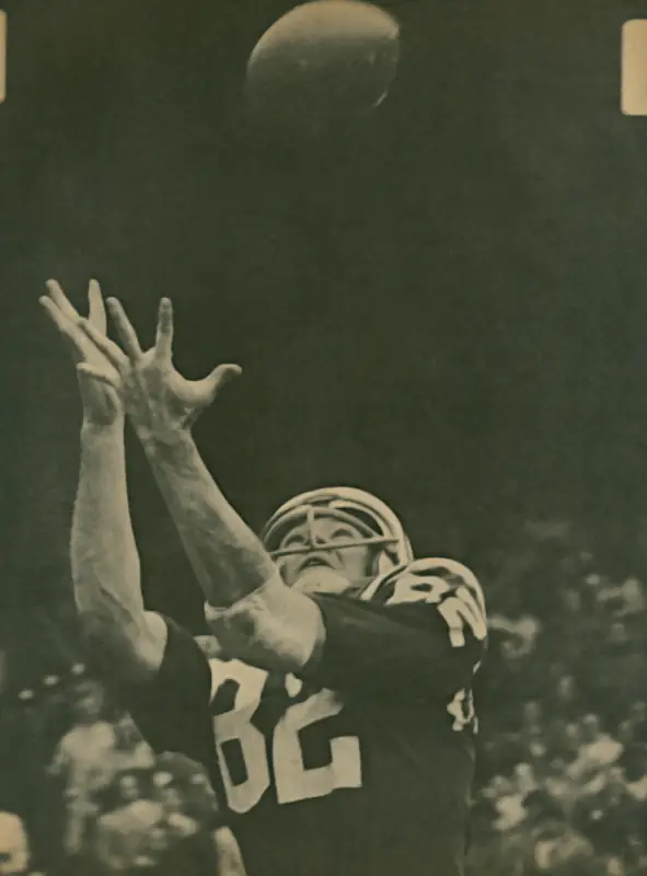 Raymond Berry making a Catch - Early 1960s NFL
