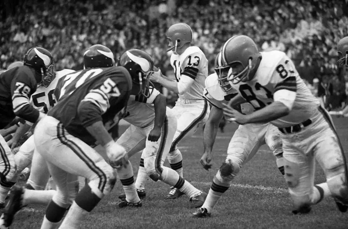 Frank Ryan & Johnny Brewer, Cleveland Browns vs Vikings Defense Mid-1960s NFL