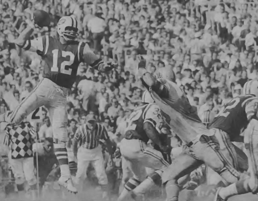 Joe Namath jump pass against the Oilers defense