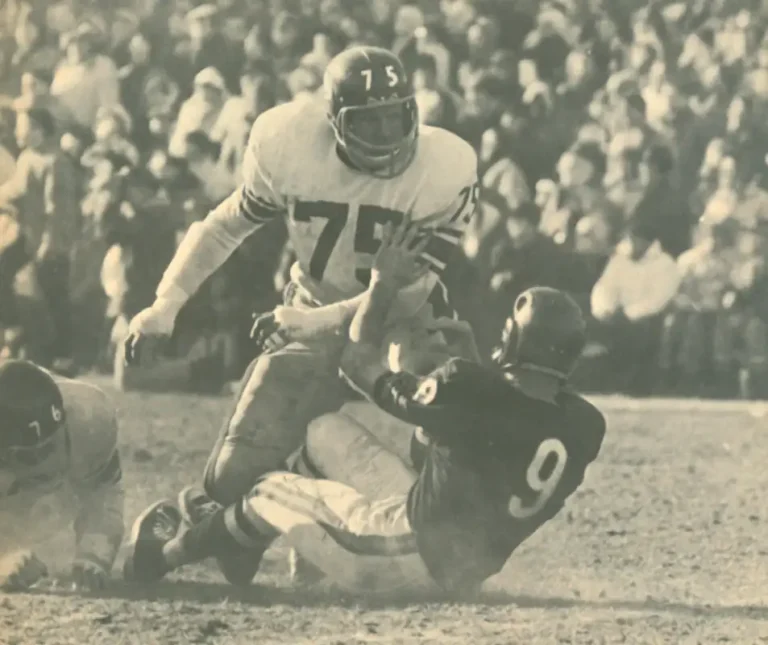Jim Katcavage brings down Billy Wade - Early 1960s NFL