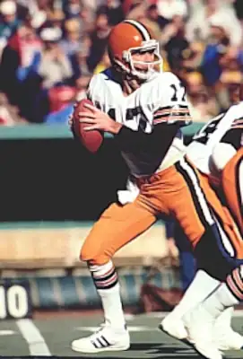 Cleveland browns qb brian sipe classic nfl