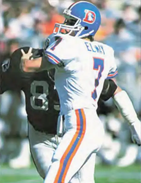 Ted Hendricks about to Sack John Elway - Raiders & Broncos Classic 1980s NFL
