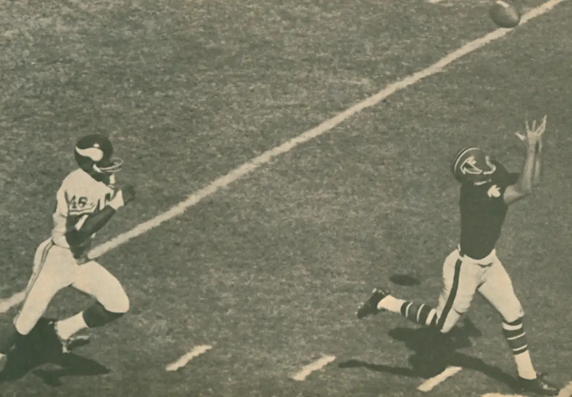 Falcons Receiver Tommy McDonald Catch vs Minnesota