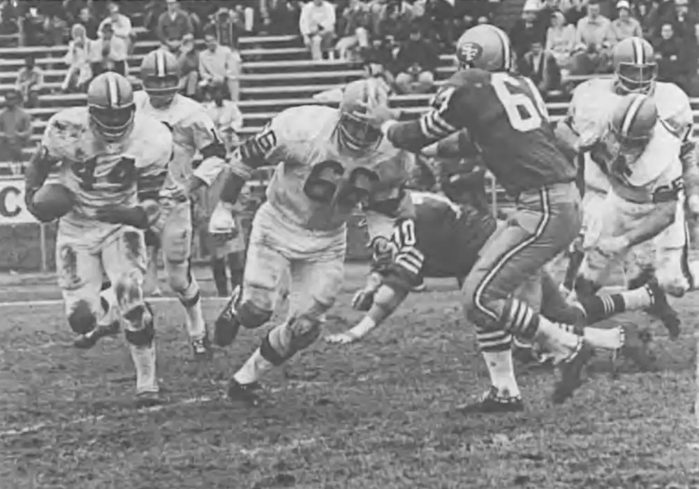 Leroy Kelly, with Blocking from Gene Hickerson, Goes Outside against Dave Wilcox and the San Francisco 49ers