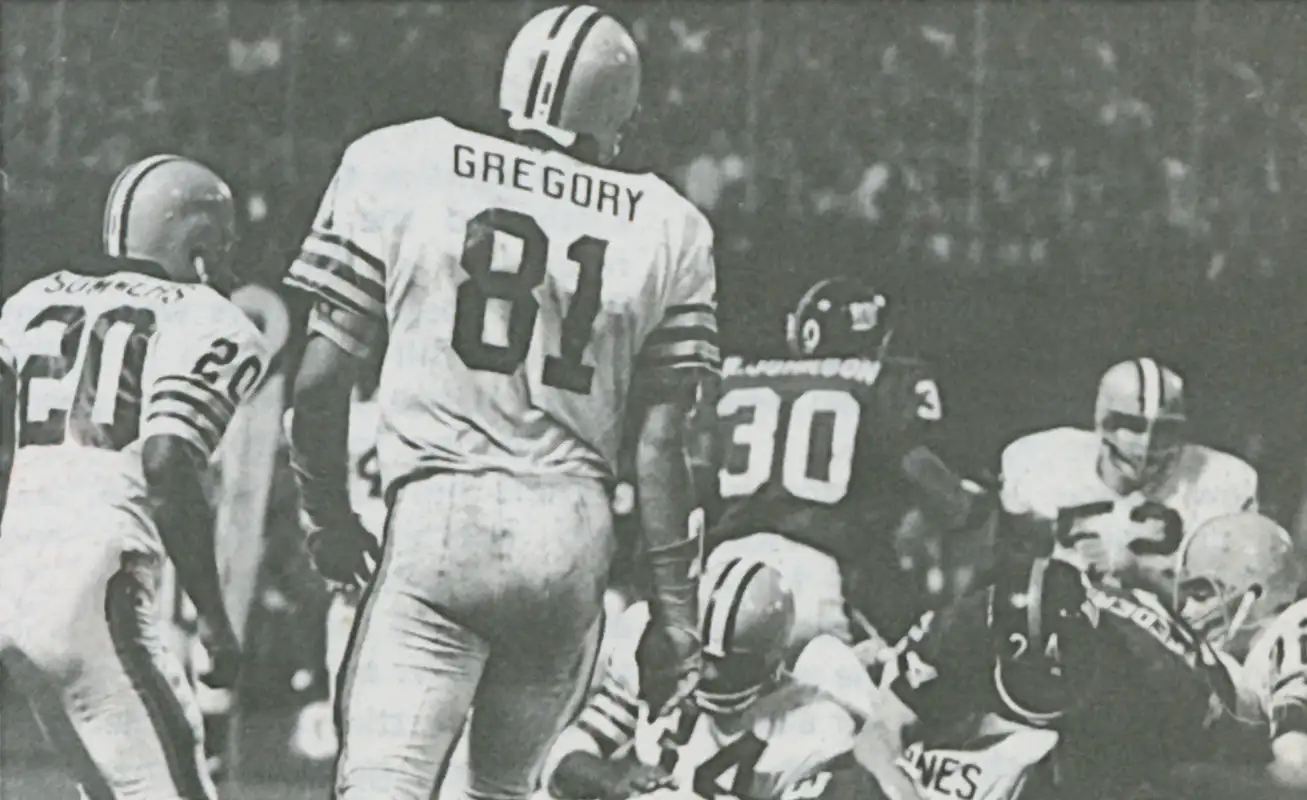 Ron Johnson carries against Jack Gregory and the Cleveland Browns - Early 1970s NFL