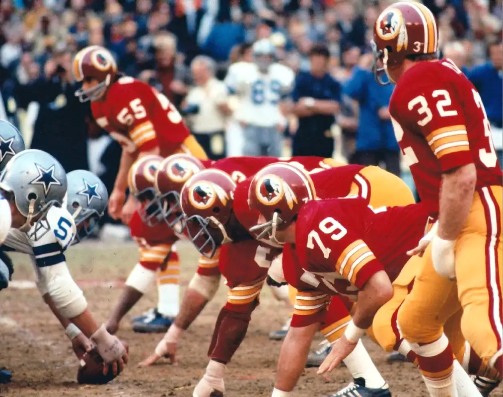 Great up close shot of that Redskins defense of the early 1970s decade. Ron McDole and Jack Pardee anchoring the left side with Manny Sistrunk, Diron Talbert and Verlon Biggs manning the line. Chris Hanburger lines up on the right.