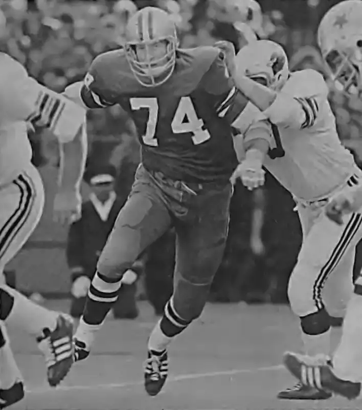 The great Bob Lilly working against the St. Louis Cardinal, probably around 1971. Lilly started every game as a Cowboy for 14 seasons - 11 Pro bowls and 7 All-Pro 1st Team selections he is listed with the Pro Football Hall of Fame All-1960s and All-1970s decade team as well as NFL 100 All-Time Roster.