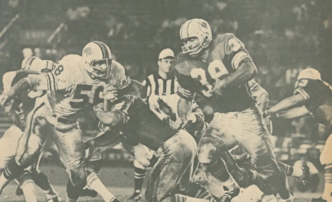 Mike Stratton of the Bills & Larry Csonka, Dolphins - 1968 AFL Classic Gameplay