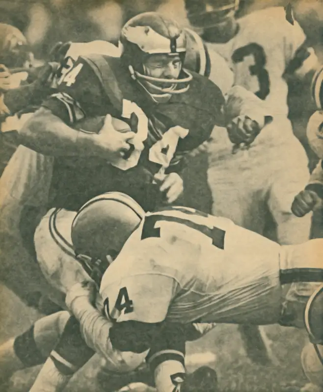 Dick Modzelewski Stops Earl Gros - Old School NFL Photo