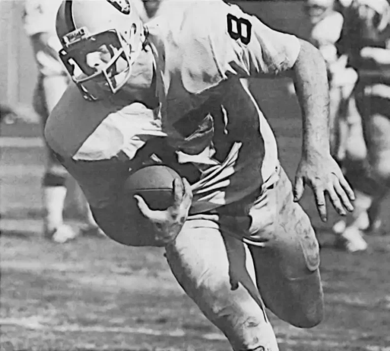 Raiders Dave Casper with a Catch