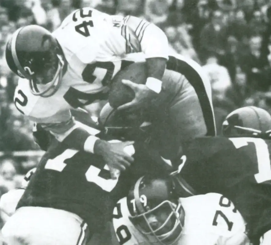 Dick Hoak played 10 seasons, all in Pittsburgh. Rushed for 3965 yards, scored 33 touchdowns and made the Pro Bowl in 1968.