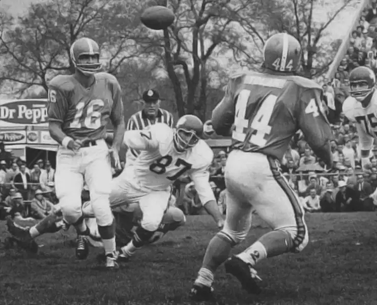 George Blanda Passes to Charlie Tolar in the 1962 AFL Title Game