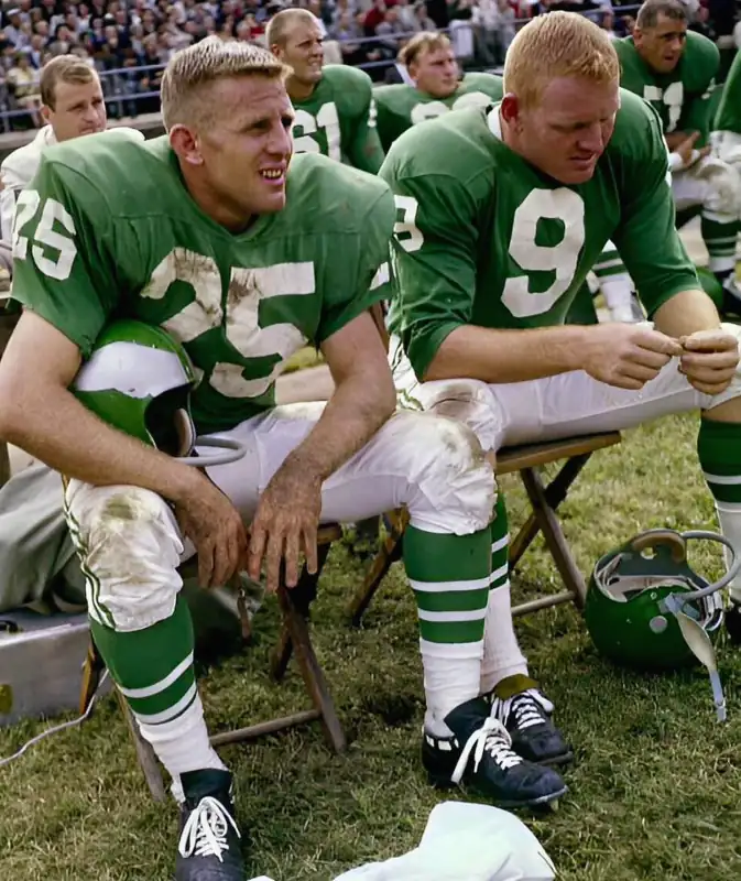 Two Old School NFL Hall of Famers - Flanker Tommy McDonald and quarterback Sonny Jurgensen. McDonald played 12 seasons in the NFL (7 in Philadelphia) and finished with 495 catches. Jurgensen played 18 seasons (7 as well with the Eagles), passed for 255 touchdowns and over 32,000 yards.