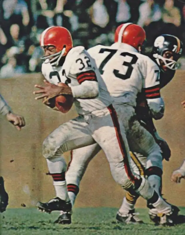 Jim Brown vs the Pittsburgh Steelers in 1964