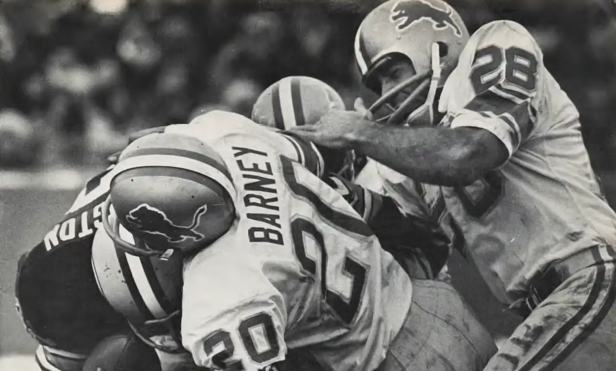 Lem Barney and Mike Weger Stop a Packer Runner | Classic 1970s NFL