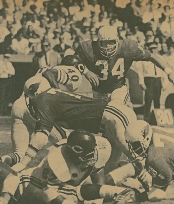 The St Louis Cardinals Defense Meets Gale Sayers at the Line of Scrimmage |1969 NFL