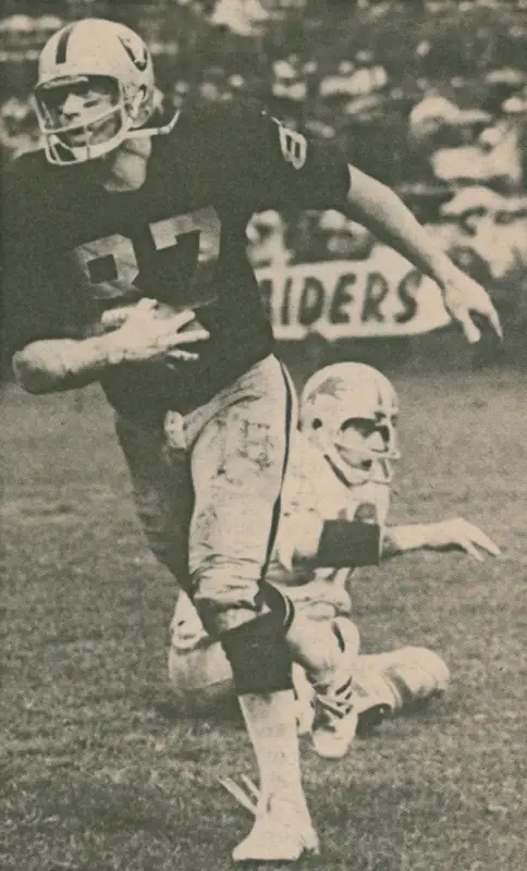 Dave Casper of the Raiders with a Catch against the Lions in 1978