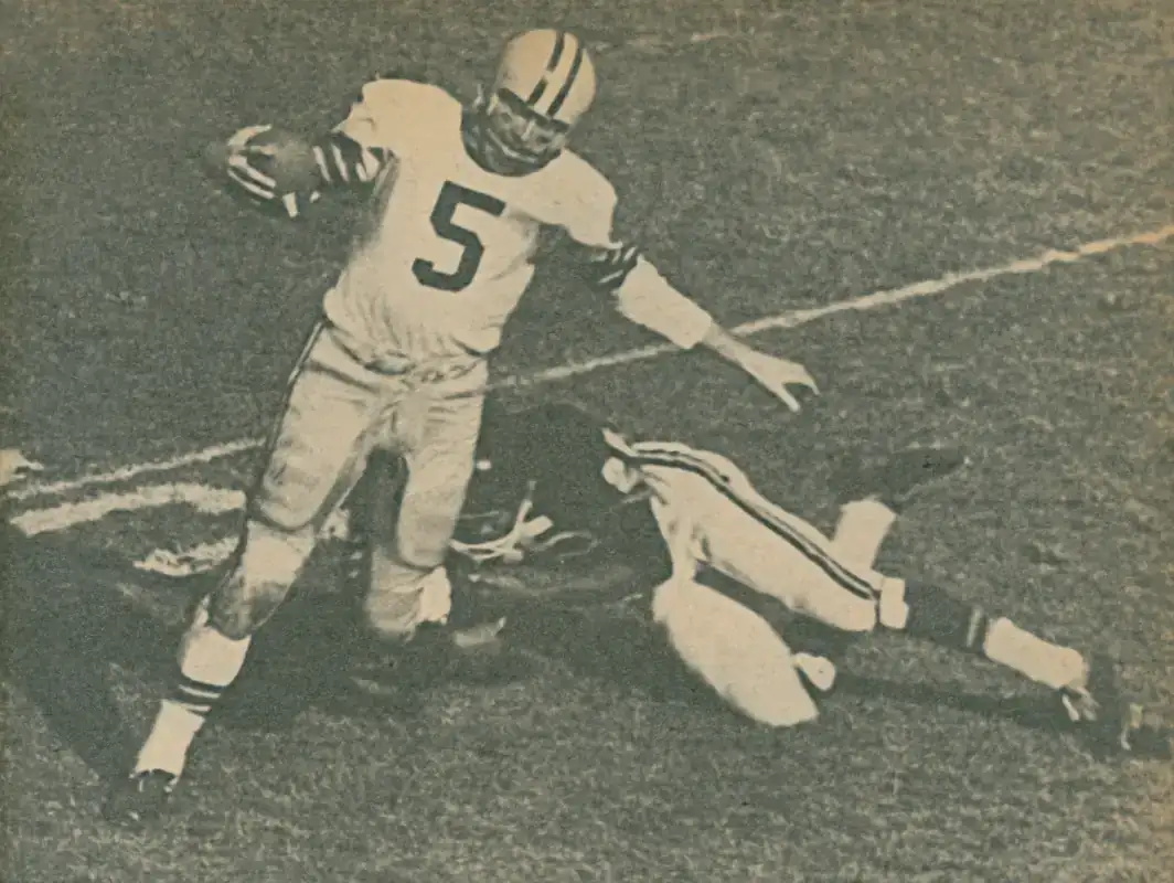 JC Caroline Dives for Paul Hornung | 1959 Packers & Bears