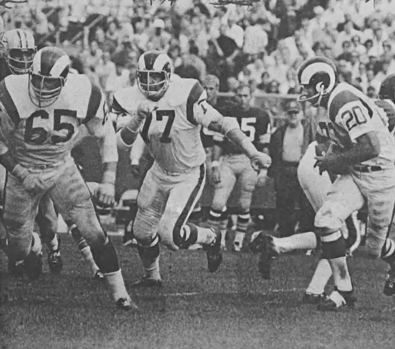 Tom Mack leads Tommy Mason - 1960s Los Angeles Rams Offense