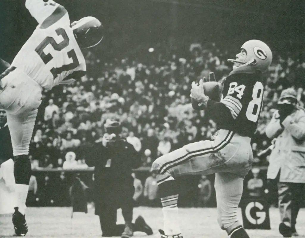 Carrol Dale catch against Irv Cross and the Los Angeles Rams