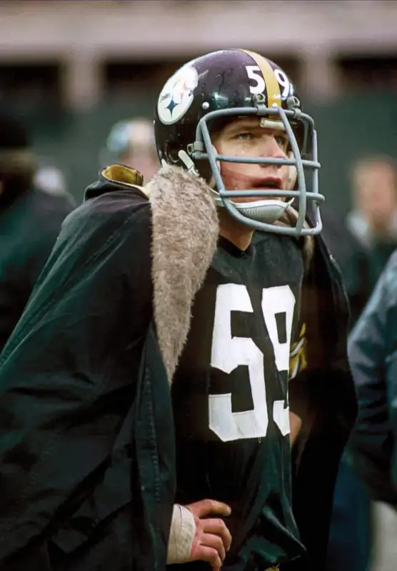 Steelers Great Jack Ham on the sideline.