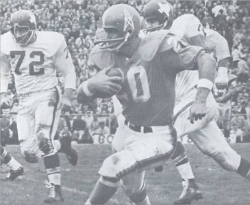 Billy Cannon Carries against the Dallas Texans in the 1962 AFL Championship