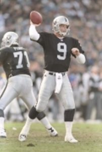 NFL Quarterback Billy Joe Hobart