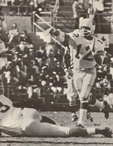 Charley Johnson, St. Louis Cardinals quarterback passing