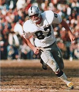 Dave Casper of the Oakland Raiders