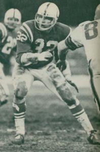 Colts Middle Linebacker Mike Curtis during a play